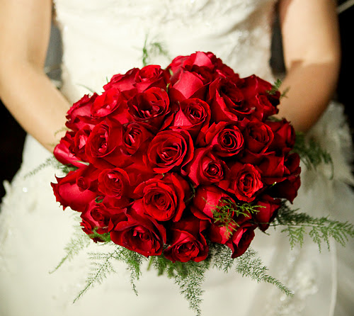 O encanto do Buquê de Noiva Vermelho | Blog INTERNOVIAS