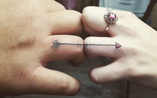 arrow-wedding-ring-tatoo