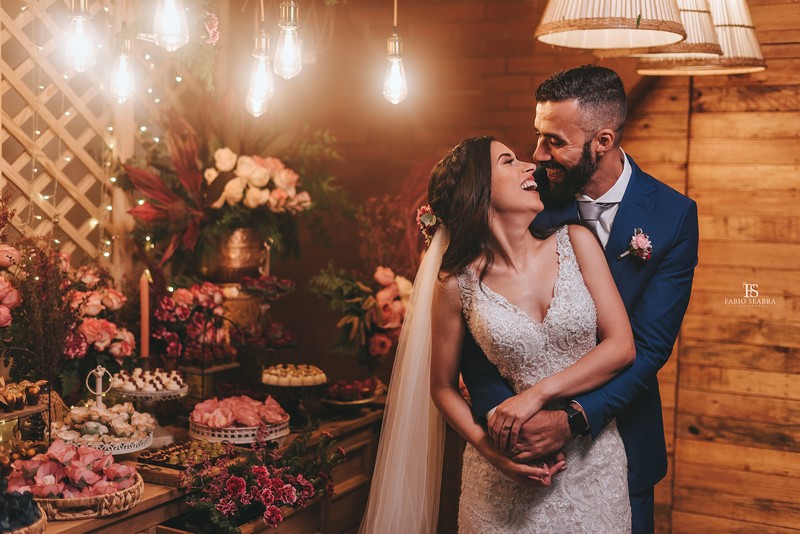 Mini Wedding Rústico no Sítio Enfesta | Noiva Internovias Sabrina Oliveira