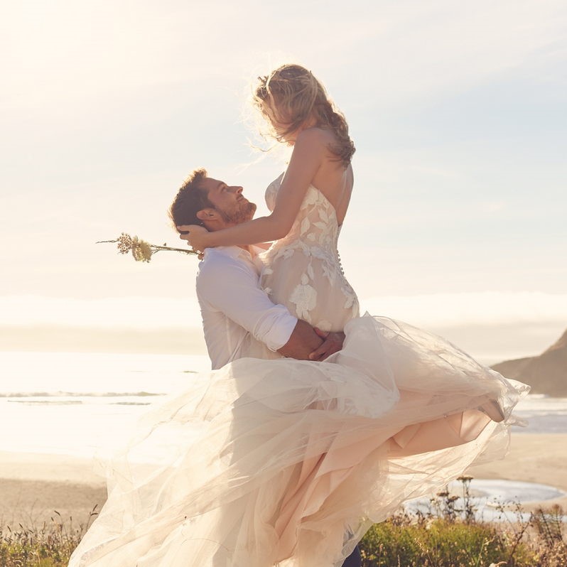 Casamento na praia: os vestidos que mais combinam com o cenário
